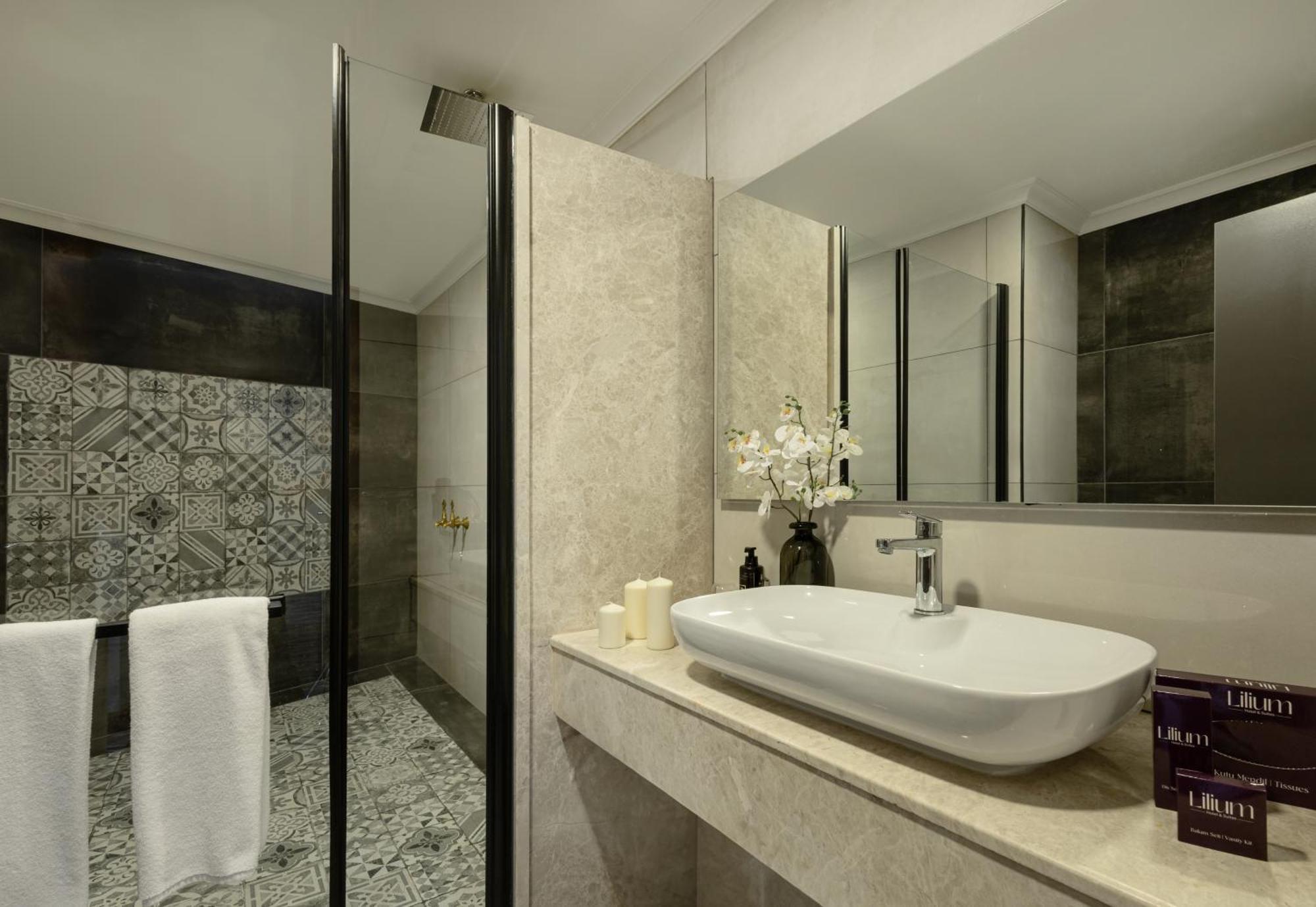 בורסה Lilium Hotel & Suites מראה חיצוני תמונה