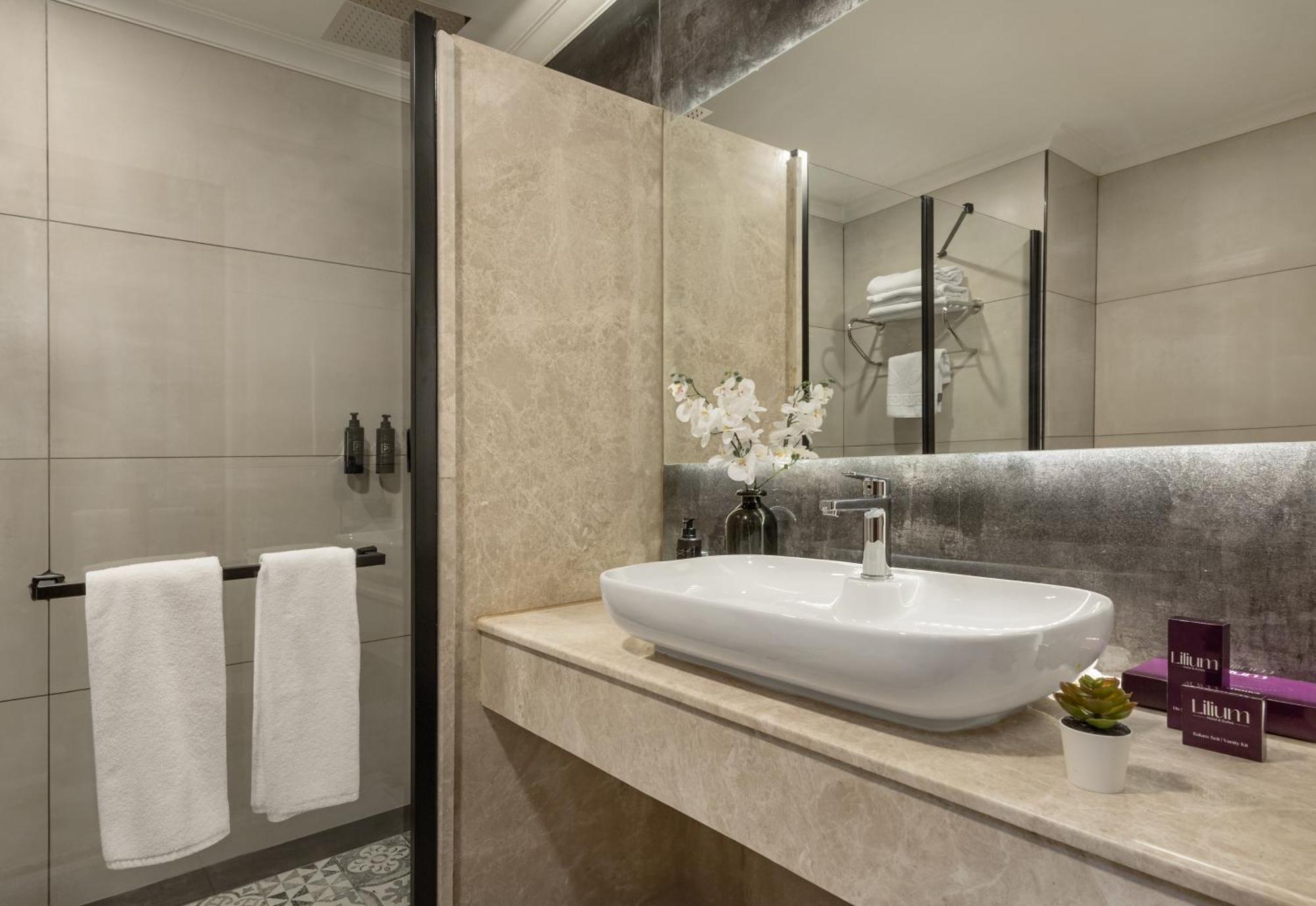בורסה Lilium Hotel & Suites מראה חיצוני תמונה
