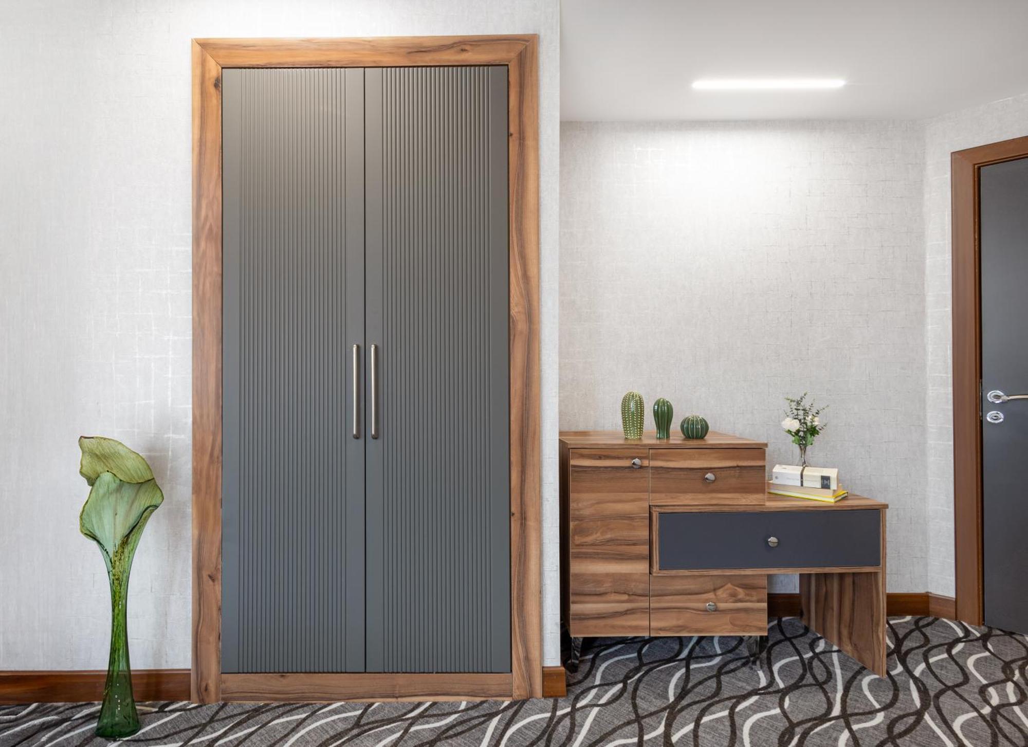בורסה Lilium Hotel & Suites מראה חיצוני תמונה