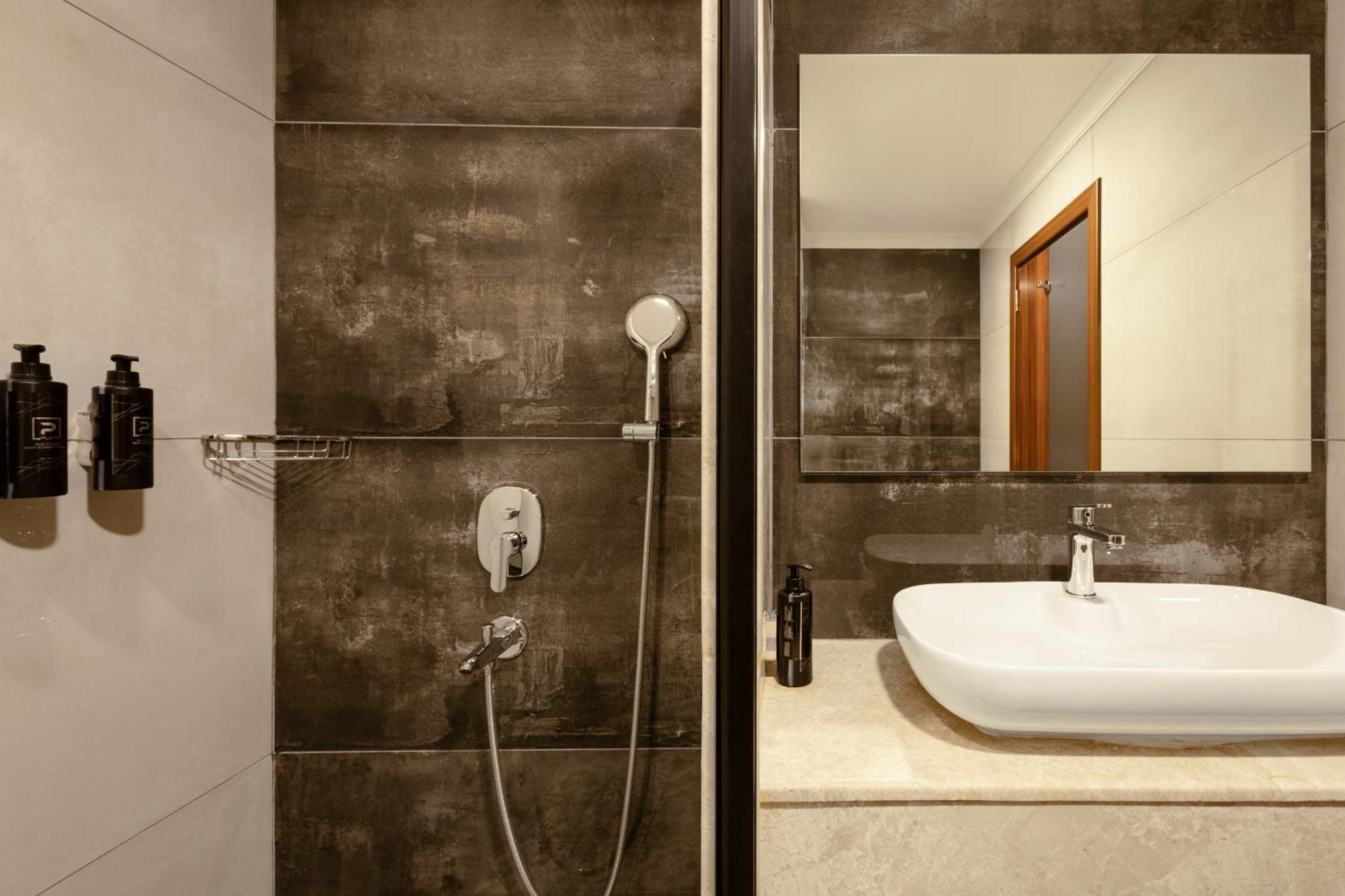 בורסה Lilium Hotel & Suites מראה חיצוני תמונה
