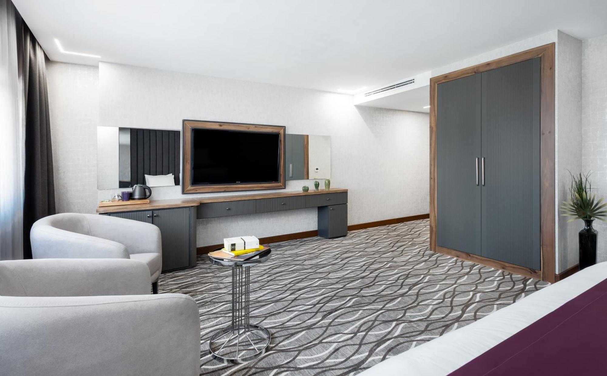 בורסה Lilium Hotel & Suites מראה חיצוני תמונה